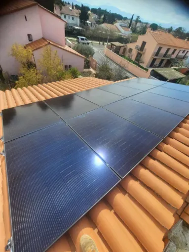 Installation de panneaux photovoltaïques en surimposition à Salleilles (66), Perpignan, A.D.D.H.